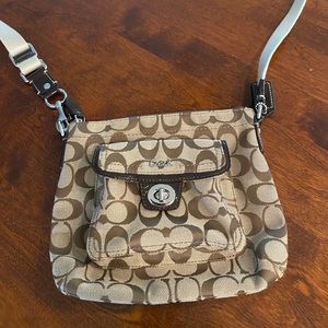 Coach swing pack crossbody turn lock pocket